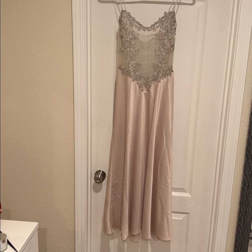 Flora Nikrooz Showstopper
Chemise Size M - Picture 2 of 8